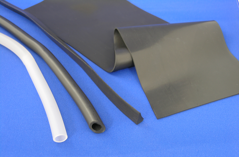 Melt processable compounds based on copolymer resins.